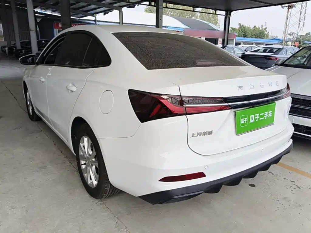 Фото 5 - Roewe i5