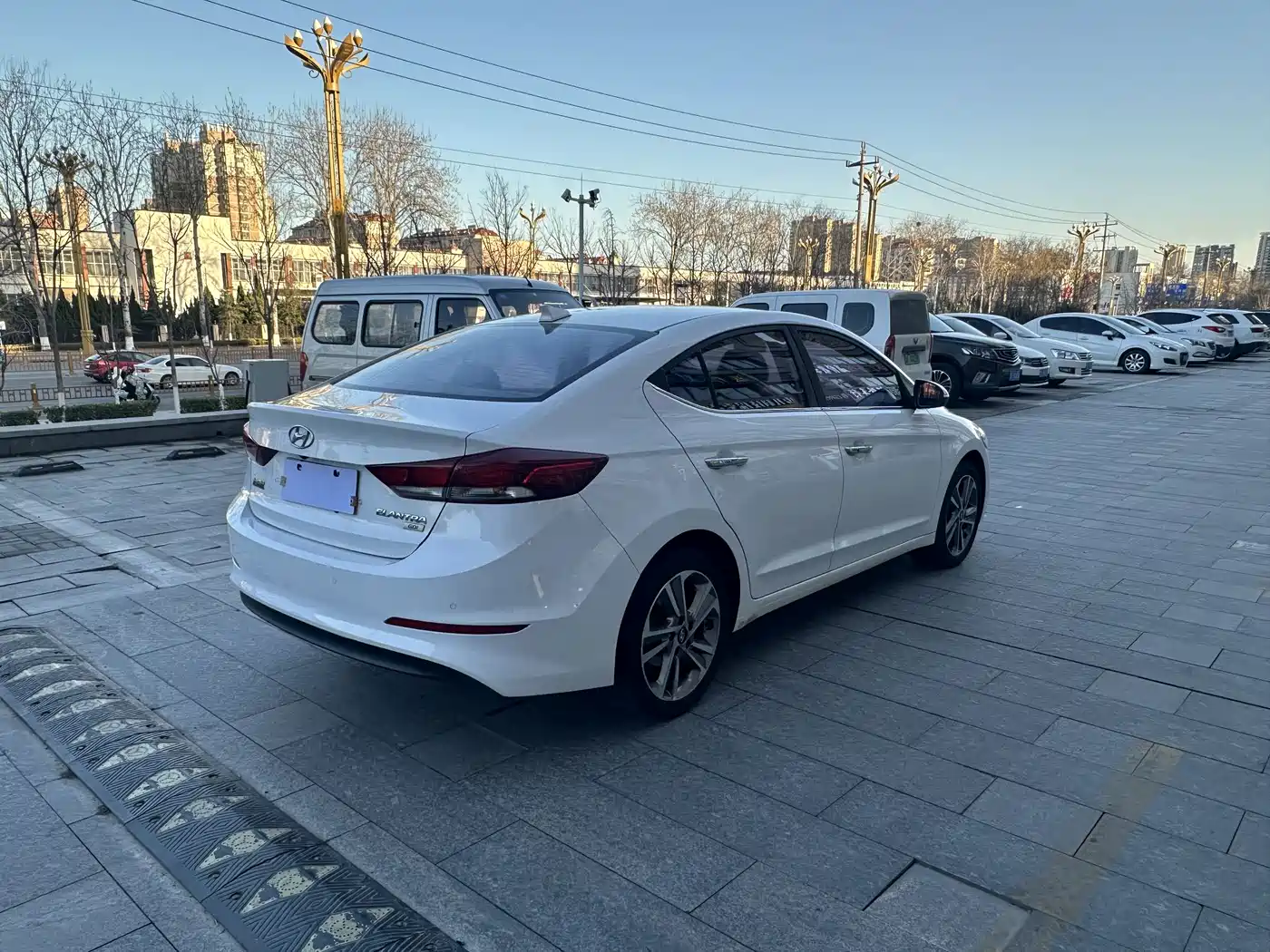 Hyundai Elantra 2016 Model 1.6L Automatic Smart Elite фото 9