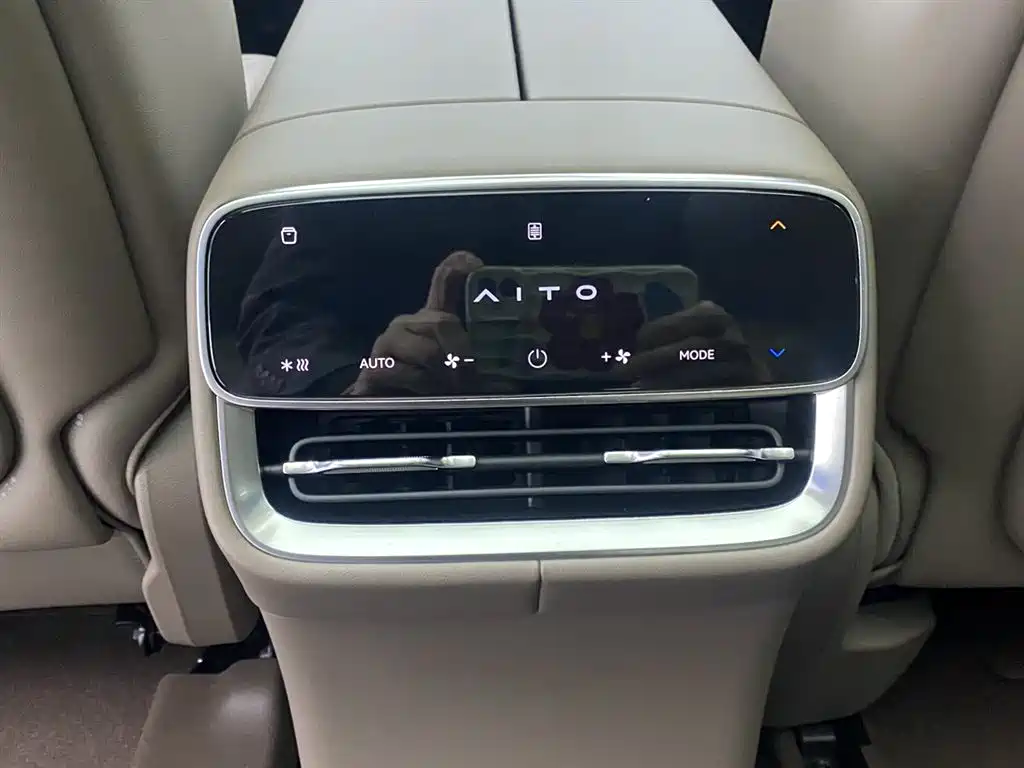 AITO Wenjie AITO M8 2025 Pure Electric Max+ 5-Seater Long Range Version фото 23