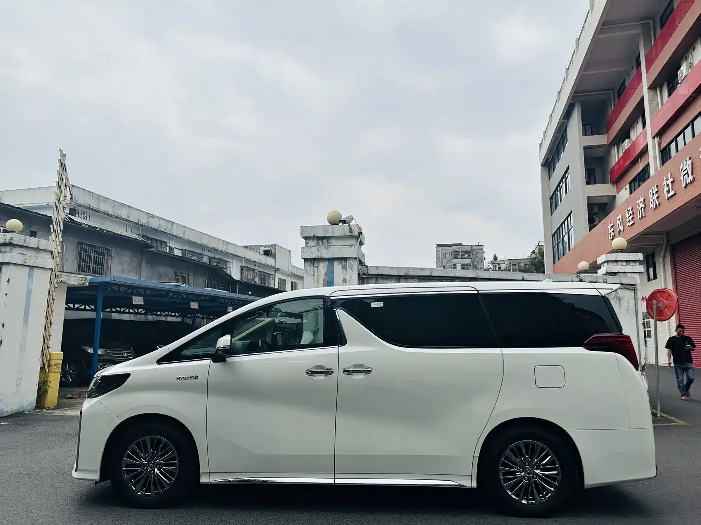Toyota Alphard 2021 Hybrid 2.5L Ultimate фото 7