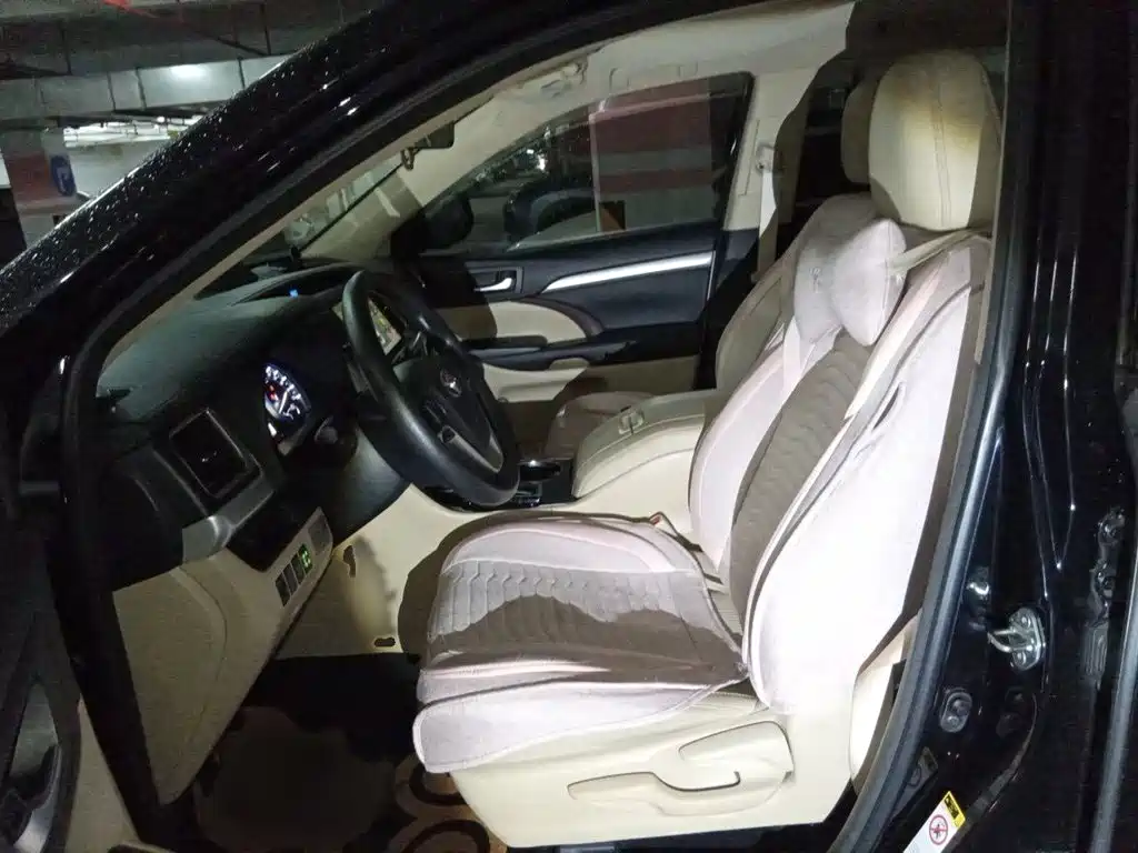 Фото 8 - Toyota Highlander