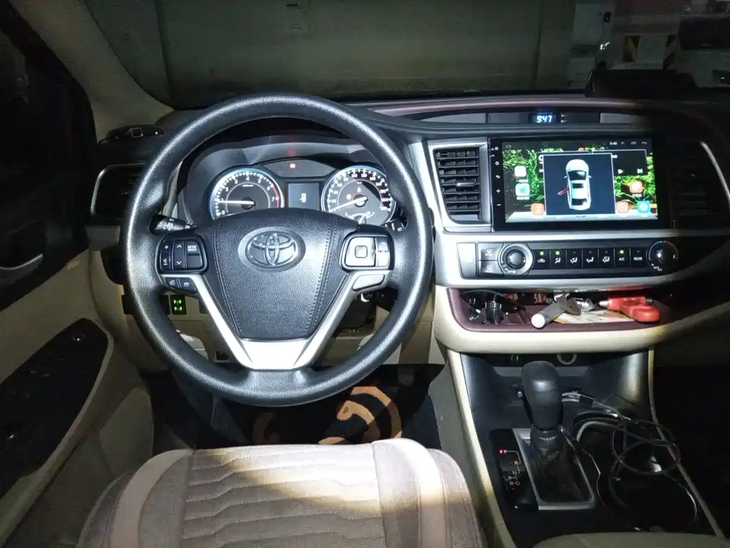 Фото 3 - Toyota Highlander