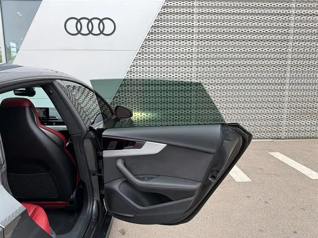 Photo 10 - Audi S5