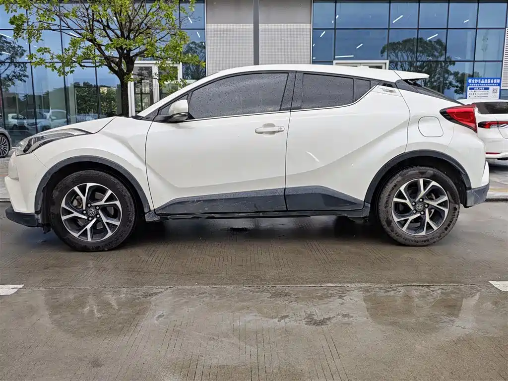 Toyota C-HR 2020 2018 2.0L Leading Sunroof Edition China VI