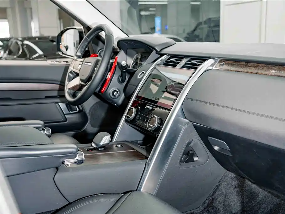 Land Rover Discovery 2023 300PS S фото 19
