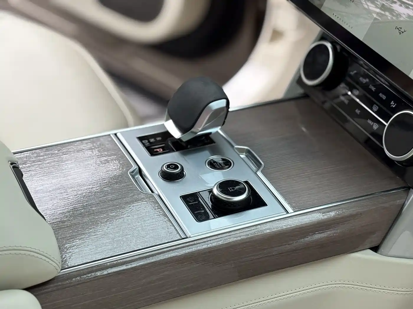 LAND ROVER RANGE ROVER