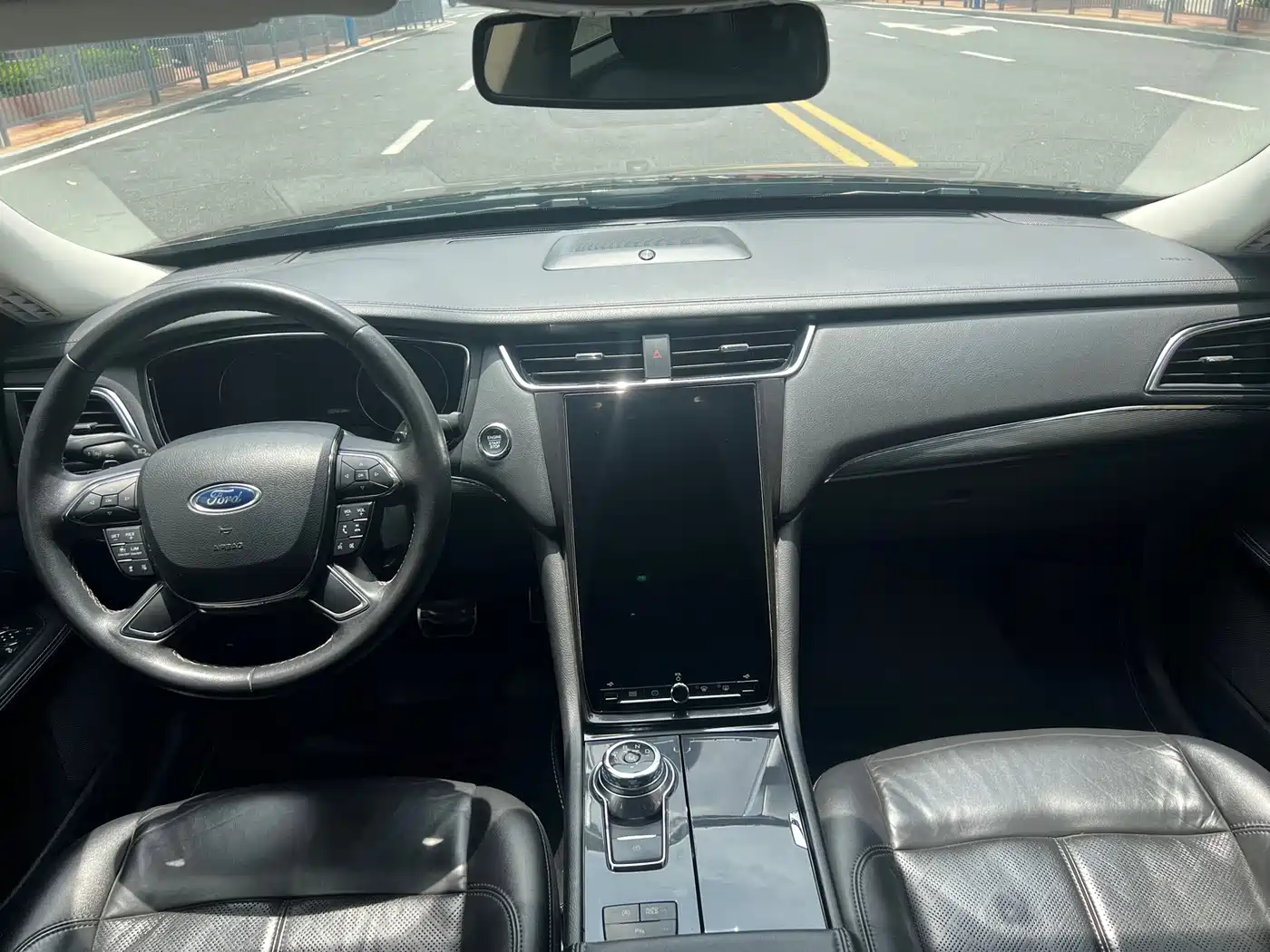 Ford Taurus 2019 EcoBoost 245 Premium Edition фото 12