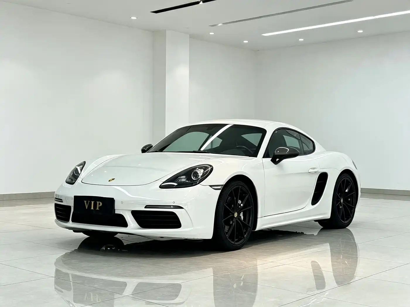 Фото 1 - Porsche 718
