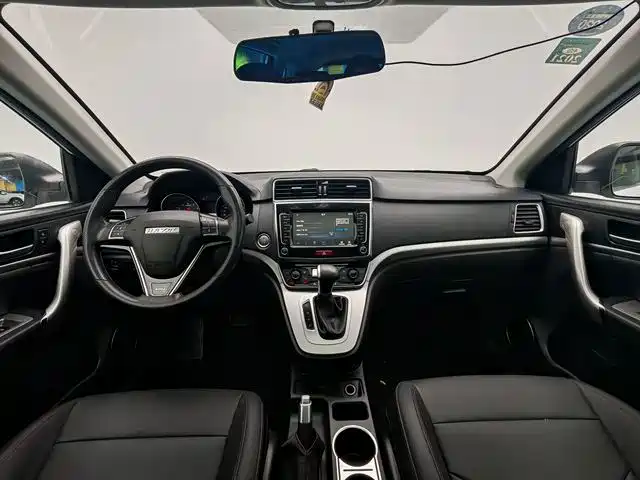 Фото 14 - Haval M6