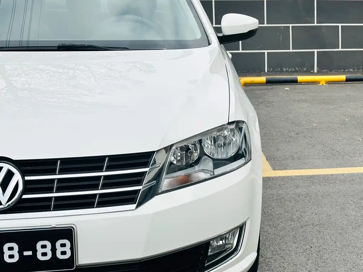 Volkswagen Lavida 2013 Facelift Classic 1.6L Automatic Comfort фото 9