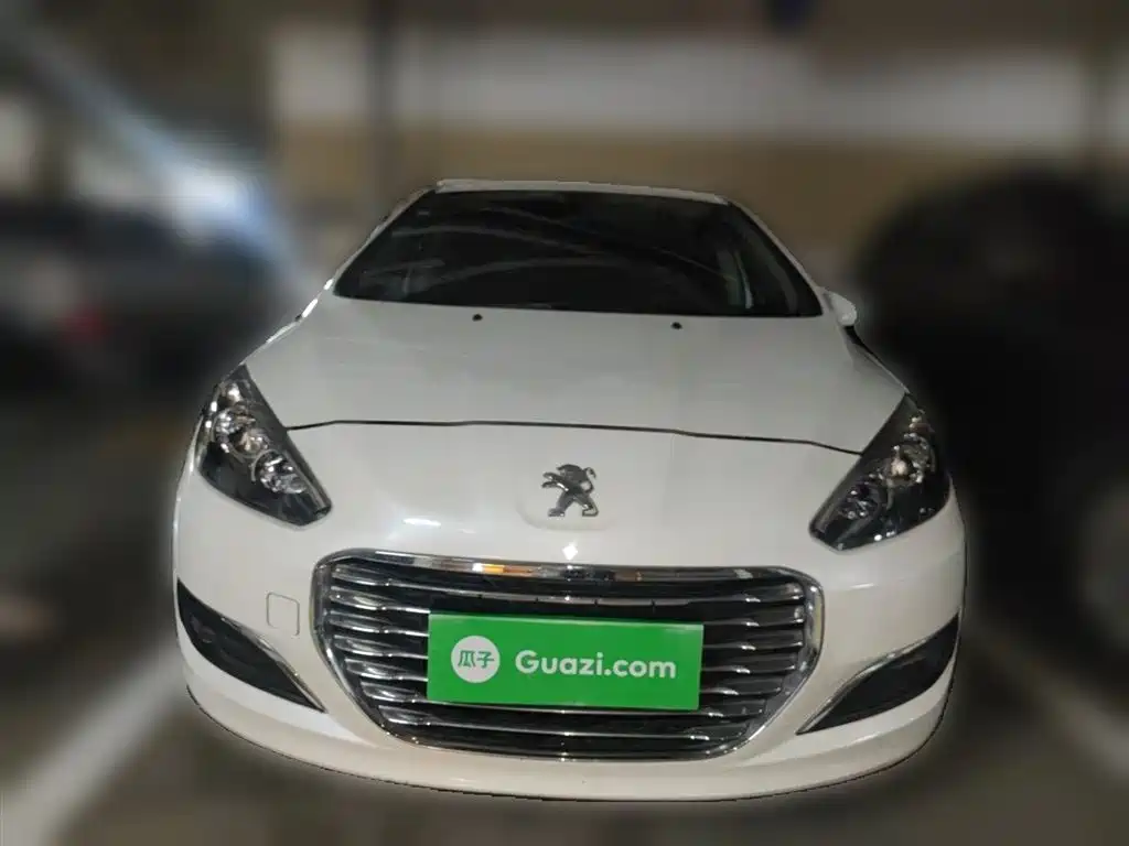Peugeot 308 2014 Model Joy Edition Classic 1.6L Automatic Superior Style фото 3