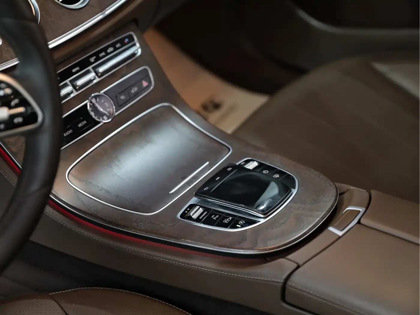 Mercedes-Benz E-Class 2019 E 300 L Luxury фото 10