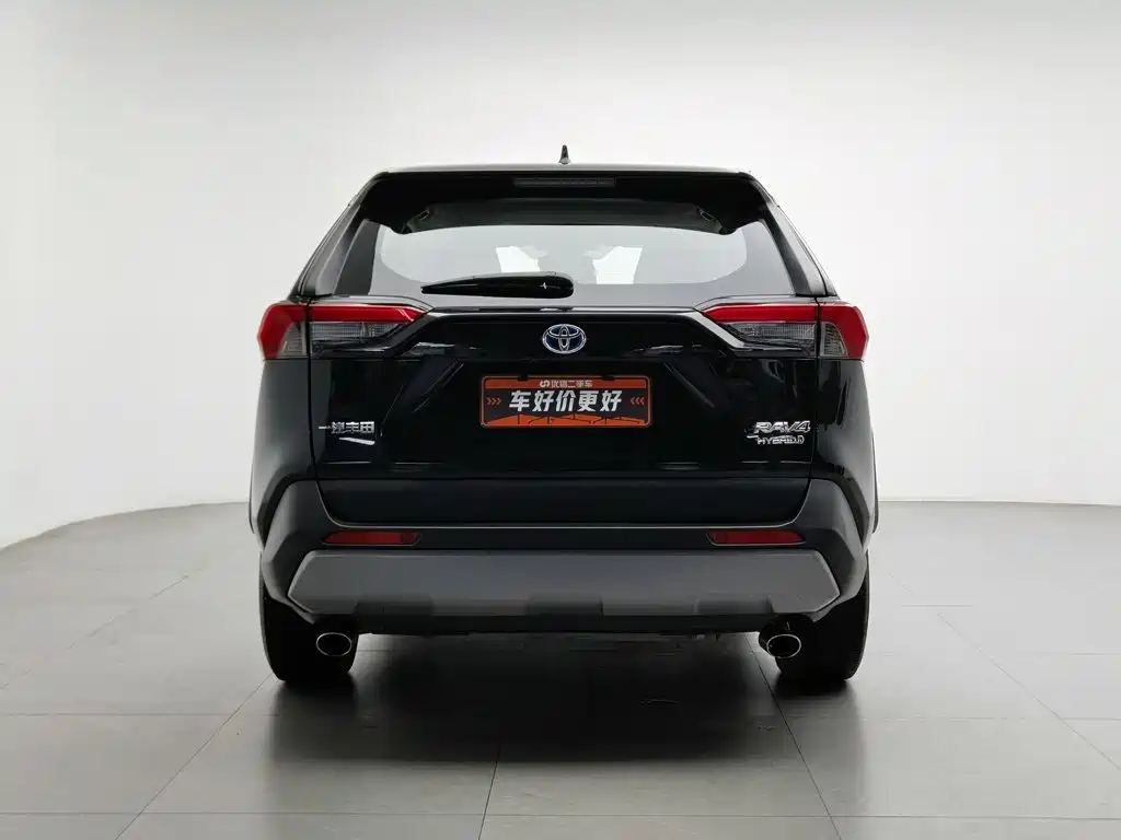 Фото 4 - Toyota RAV4