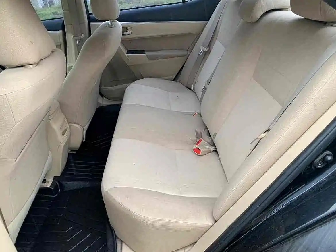 Toyota Corolla 2014 1.6L CVT GL-i фото 6
