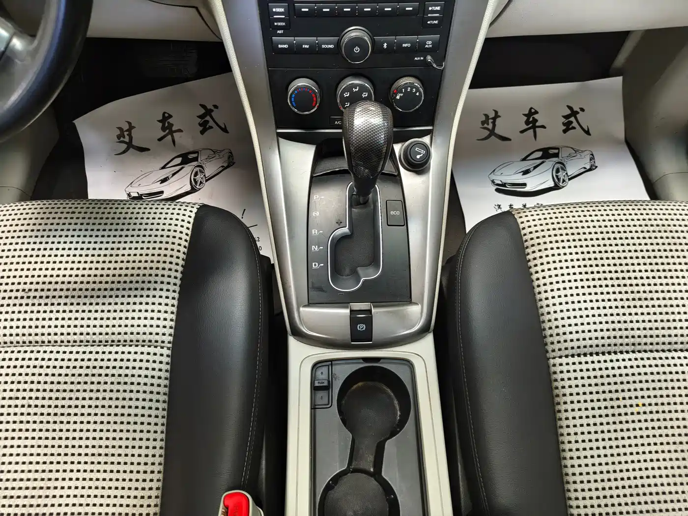 Chevrolet Captiva 2013 2012 Model 2.4L 2WD Urban Edition 5-Seater