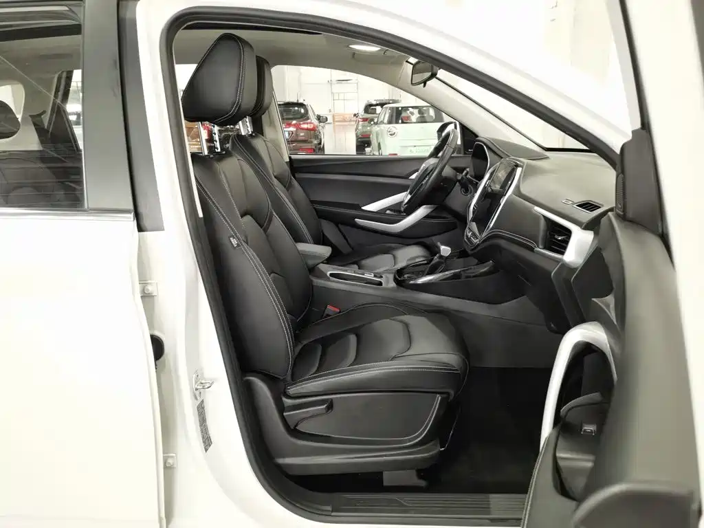 Baojun 530 2021 2021 Global Vehicle Anniversary Edition 1.5T CVT Premium Connected 7-seater