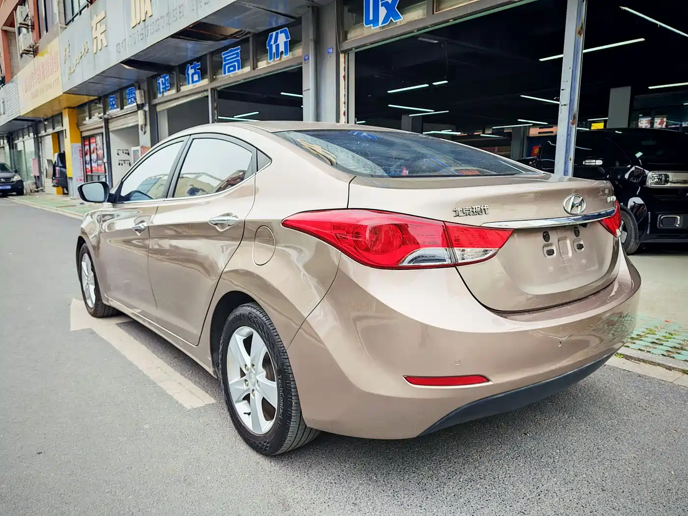 Hyundai Langdong 2013 1.6L Automatic Leading фото 9