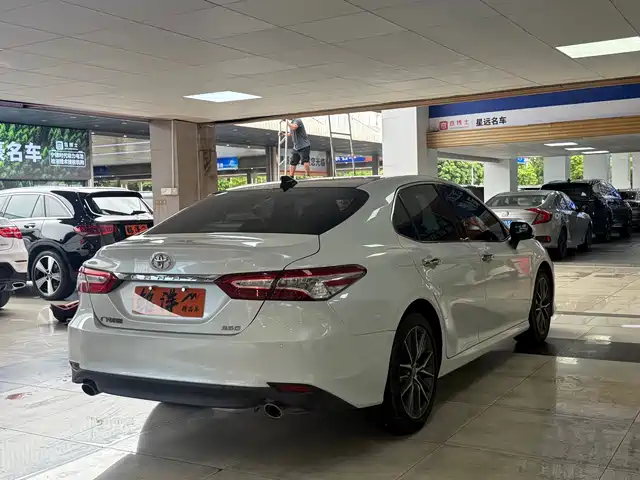 Toyota Camry 2021 2.5G Luxury Edition — фото 5
