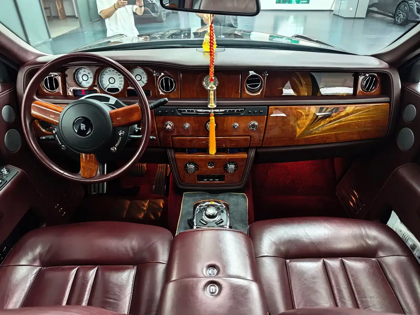 Фото 12 - Rolls-Royce Phantom