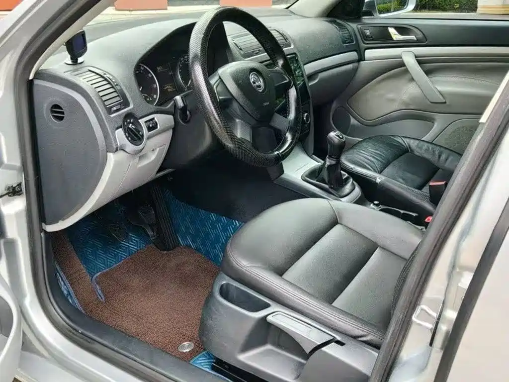 Фото 4 - Škoda Octavia
