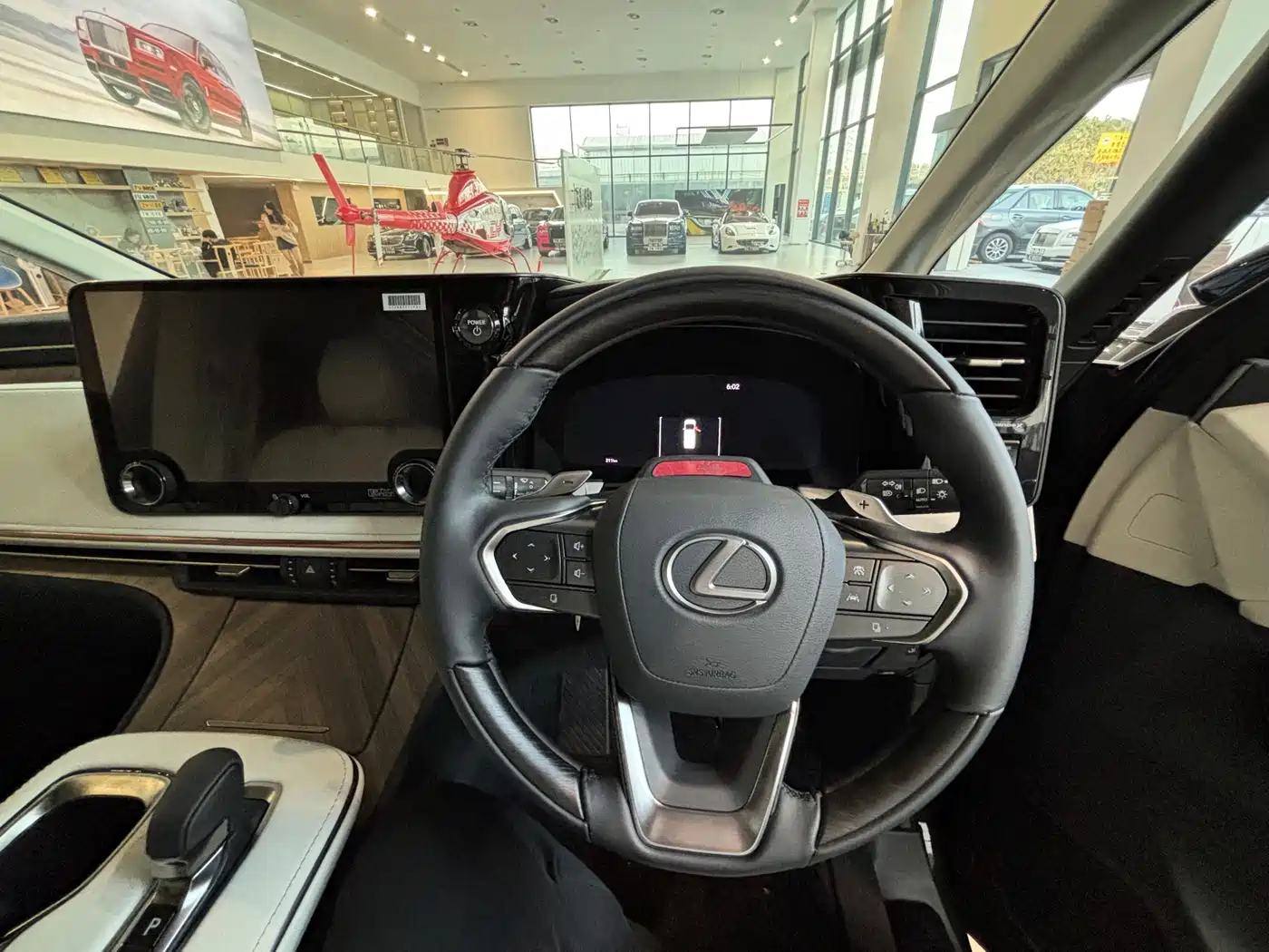 Lexus LM 2025 Model 500h Six-Seater Prestige Edition фото 8