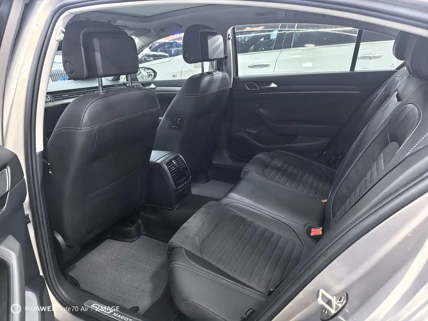 Volkswagen Magotan 2020 330TSI DSG Luxury фото 5
