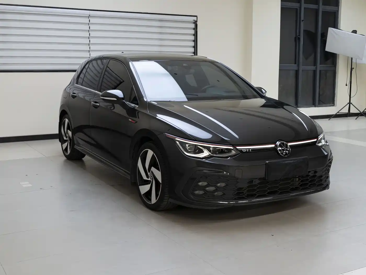 Volkswagen Golf GTI 2023 380TSI DSG GTI фото 3
