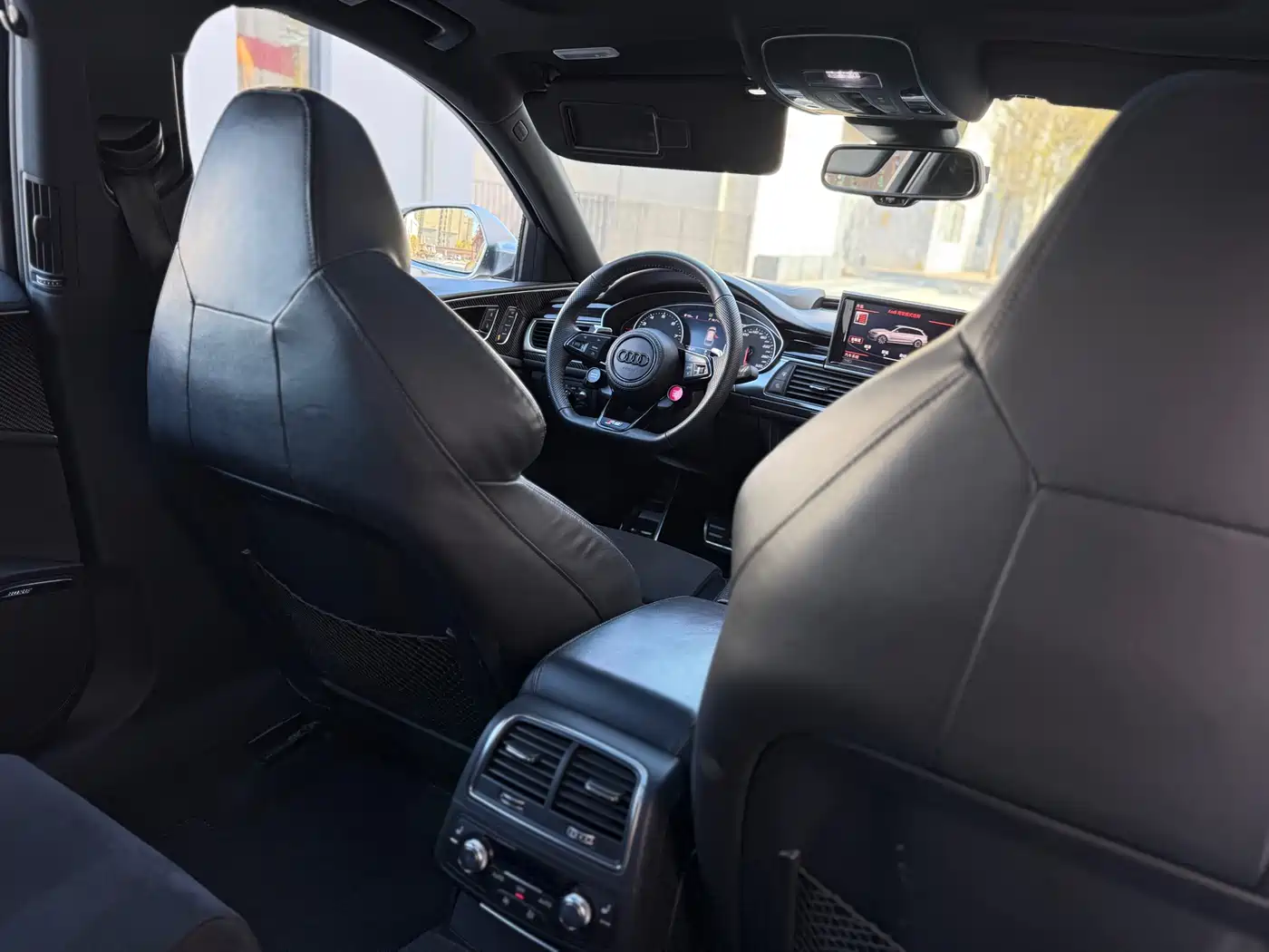Audi RS 6 2016 RS 6 4.0T Avant фото 22