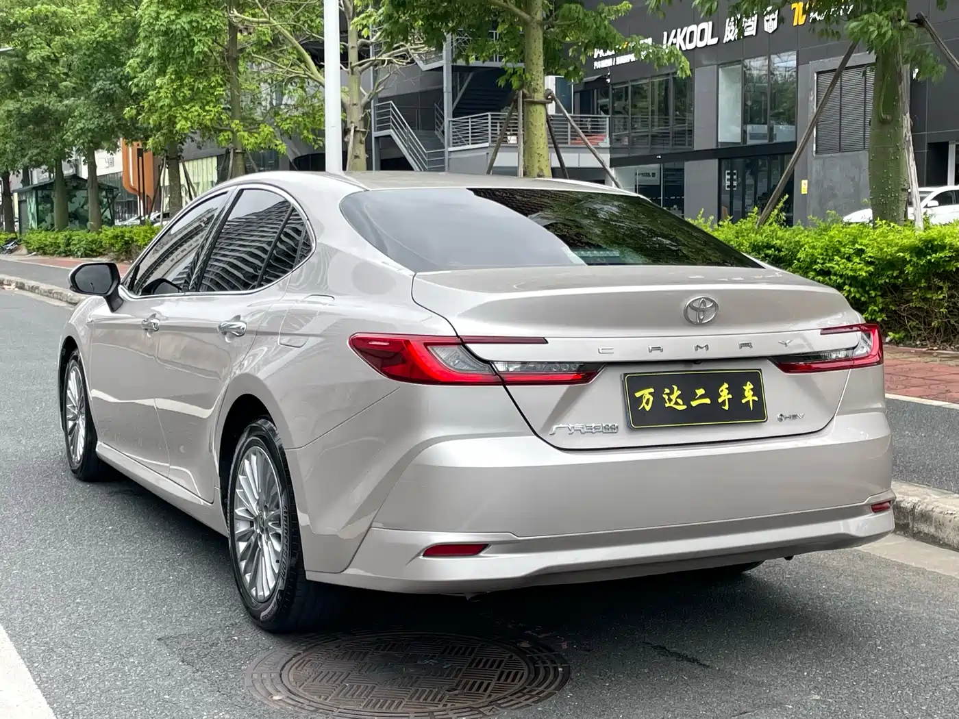 Toyota Camry 2024 Hybrid 2.0HGVP Luxury Edition фото 4