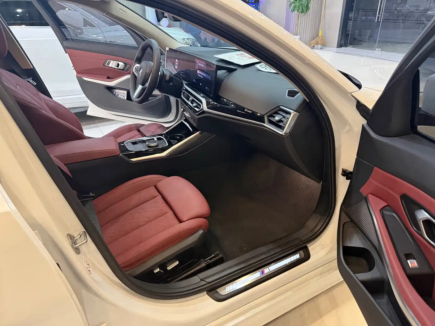 BMW 3 Series 2023 320Li M Sport Package фото 13