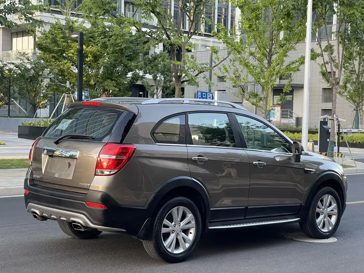 Chevrolet Captiva 2017 2.4L 4WD Flagship Edition 7-Seater фото 4