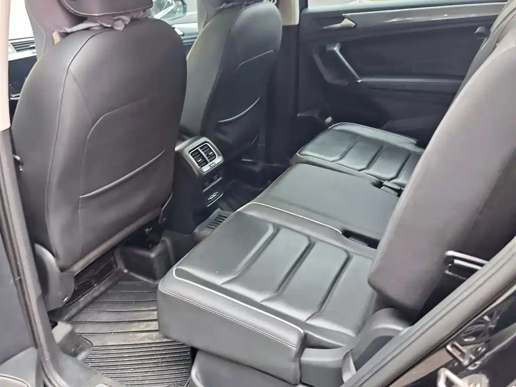 Volkswagen Tiguan L 2021 380TSI Automatic 4WD R-Line Flagship 7-seater фото 8