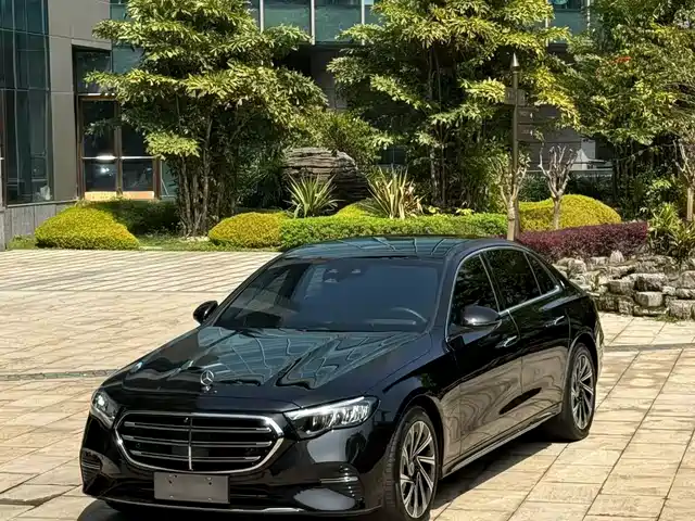 MERCEDES-BENZ E CLASS