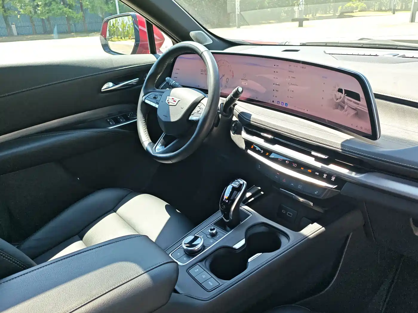 Cadillac XT4 2025 2024 28T 2WD Luxury