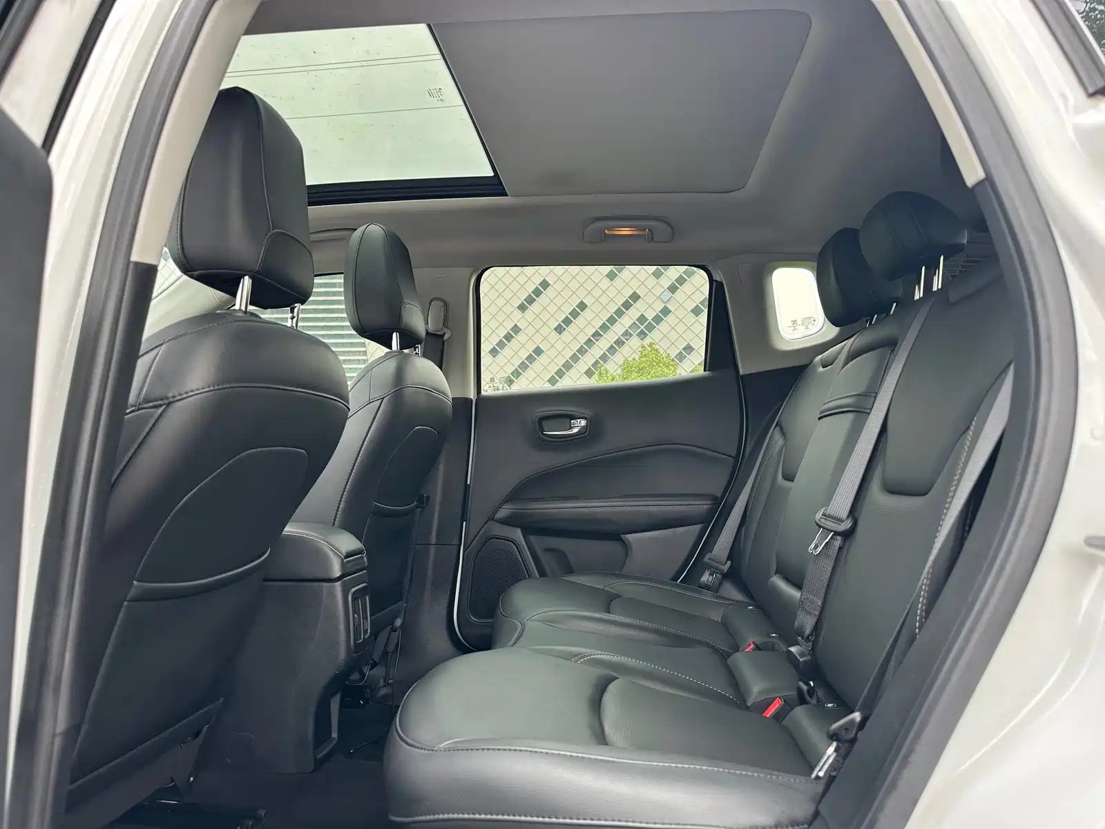 Фото 18 - Jeep Compass