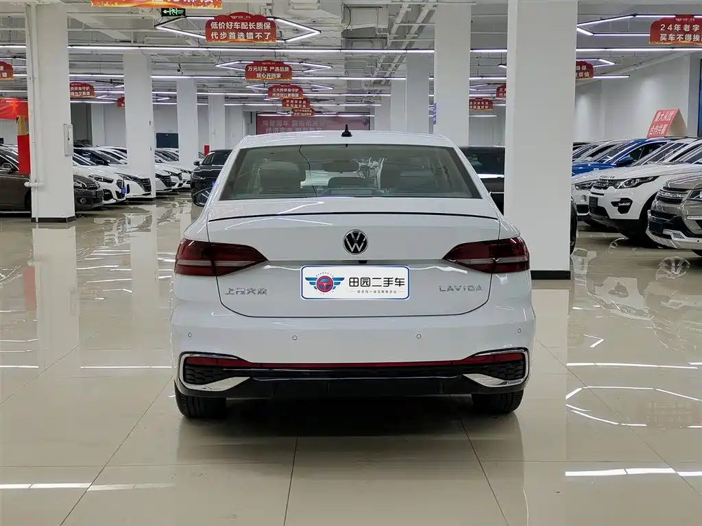 Volkswagen Lavida 2024 Model 300TSI DSG Starlight Leading Edition фото 5
