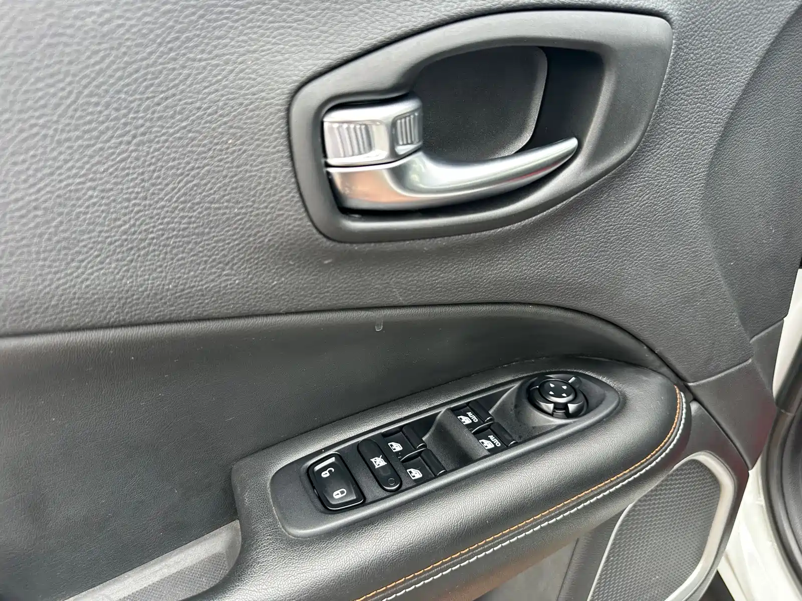 Фото 9 - Jeep Compass
