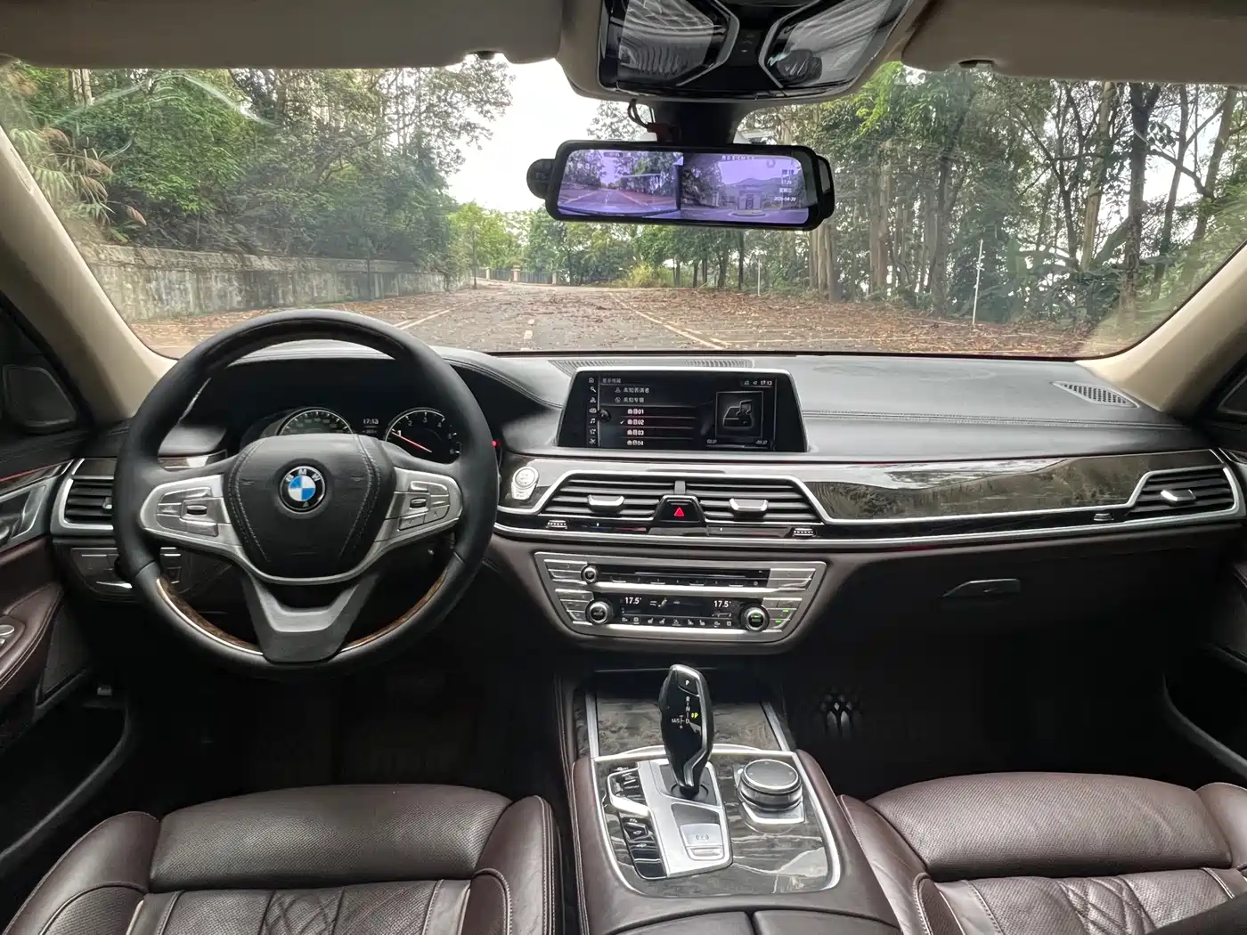 BMW 7 Series 2017 730Li Luxury Edition фото 17