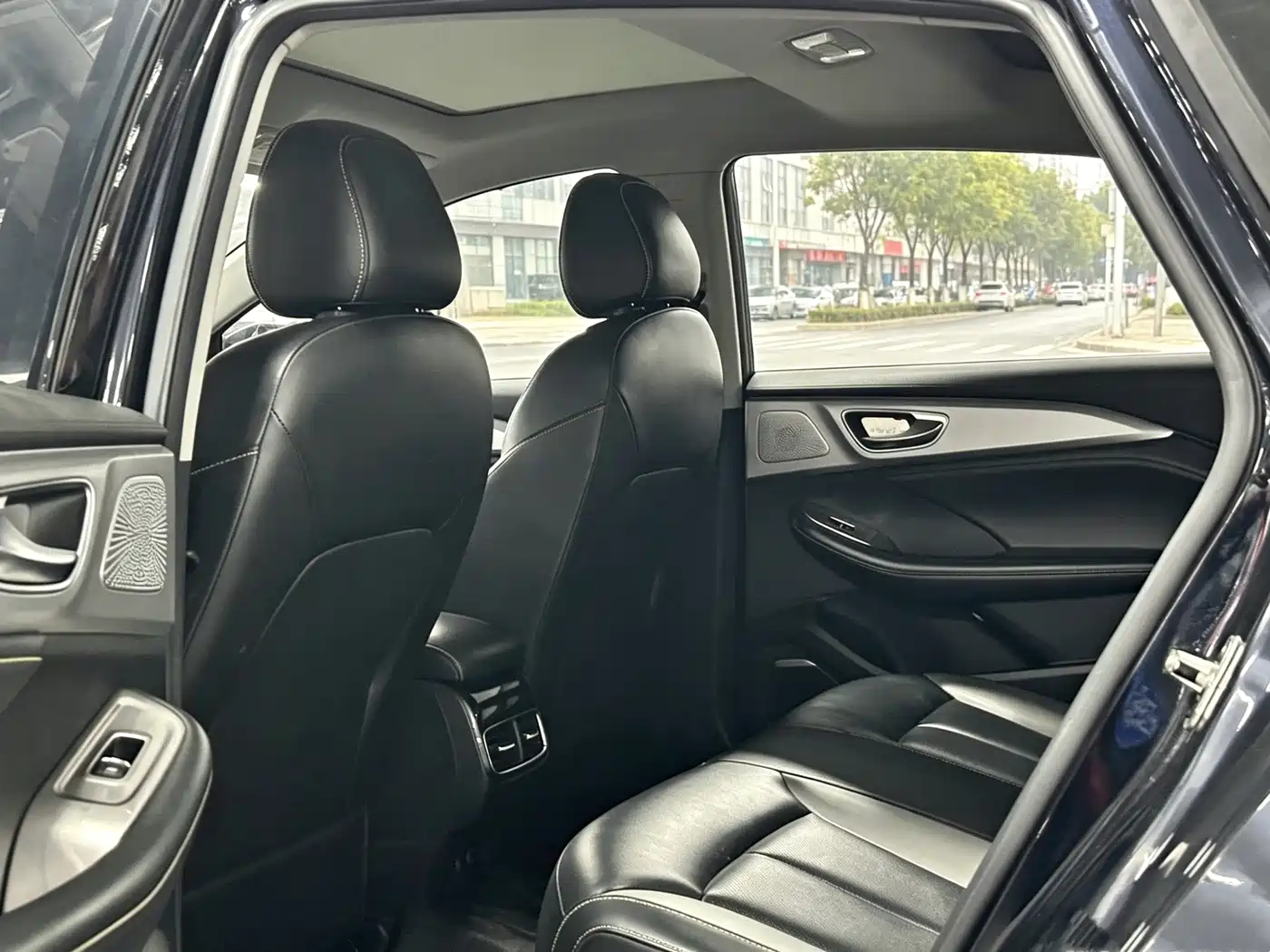 Roewe i6 MAX EV 2021 2021 1.5T PHEV Ride-hailing Luxury Edition