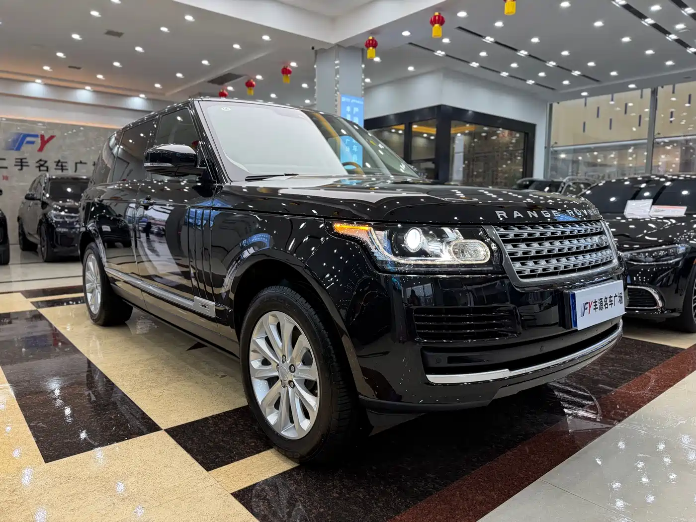 Land Rover Range Rover 2017 3.0 SC V6 Vogue LWB (Long Wheelbase) фото 3