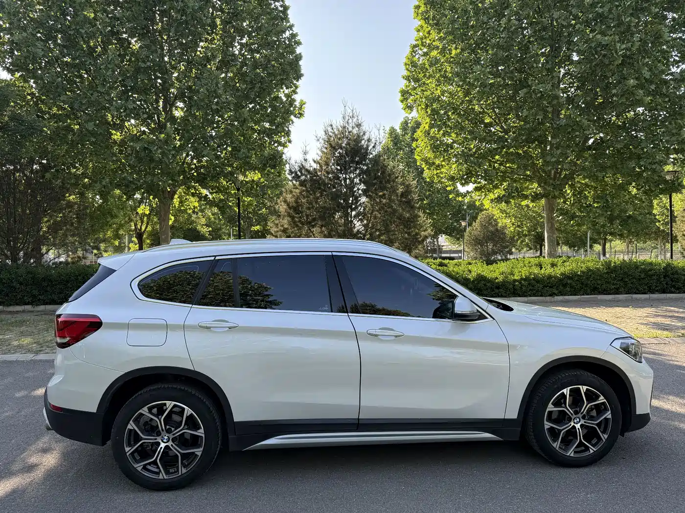 BMW X1 2022 sDrive20Li Fashion фото 5