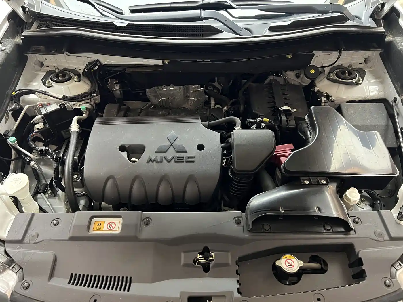 Mitsubishi Outlander 2023 2021 Facelift 2.0L 2WD Comfort Edition 5-Seater
