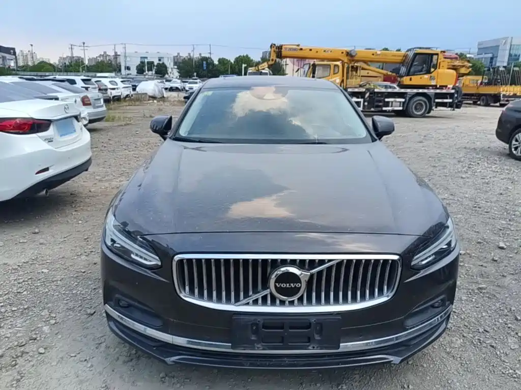 Photo 3 - Volvo S90