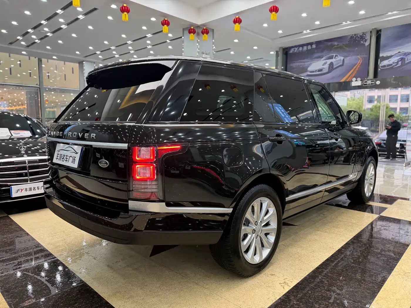 Land Rover Range Rover 2017 3.0 SC V6 Vogue LWB (Long Wheelbase) фото 26