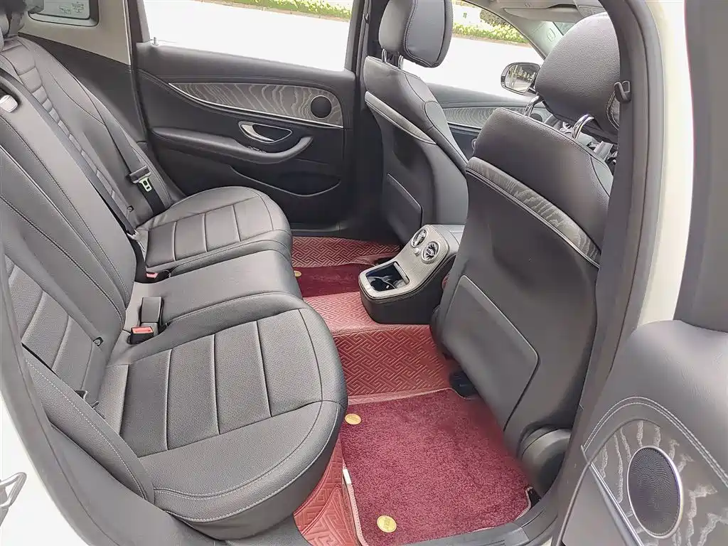 Mercedes-Benz E-Class 2023 E 260 L Sport фото 11