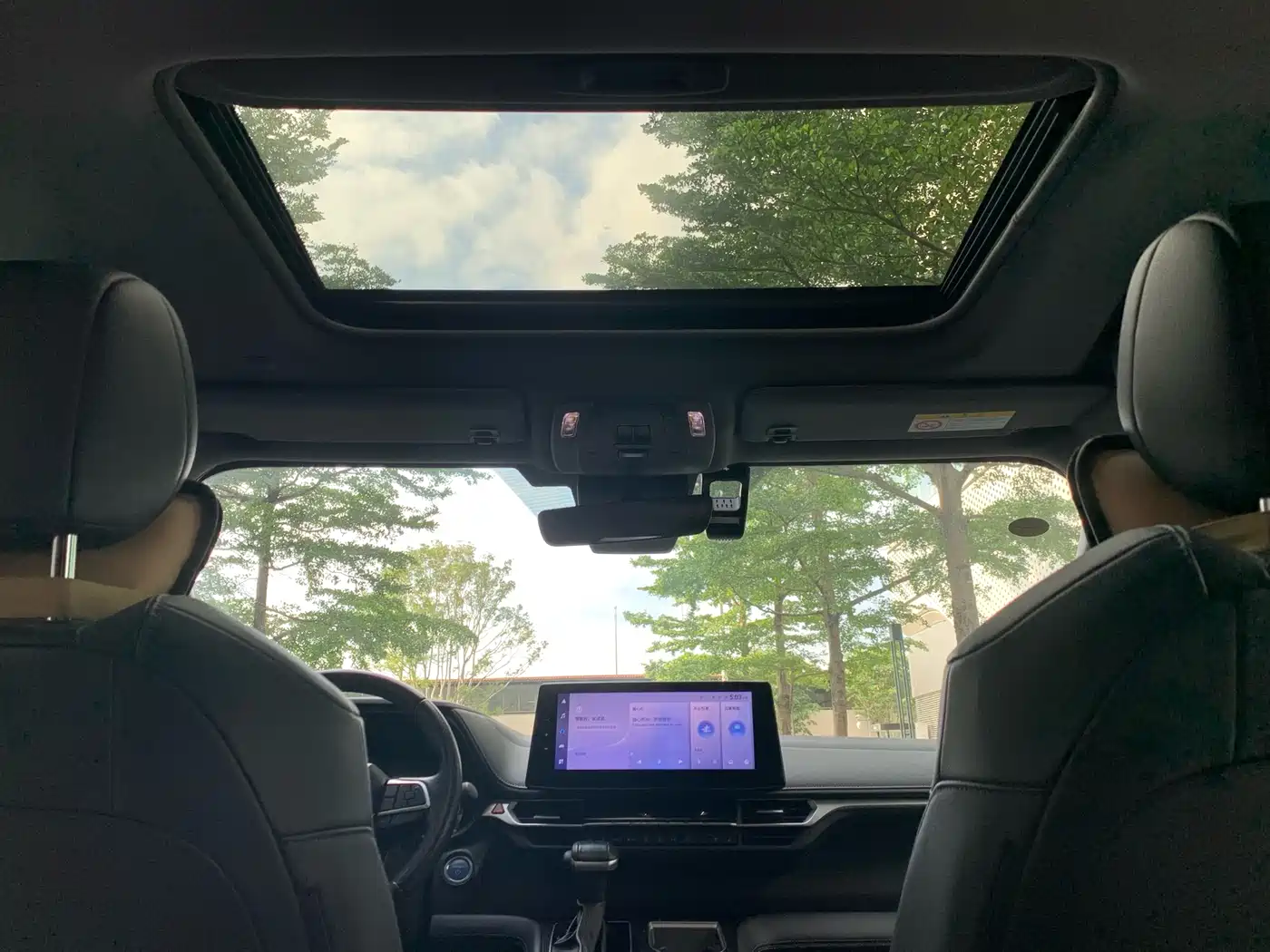 Toyota Sienna 2023 2.5L Hybrid Premium Edition фото 31