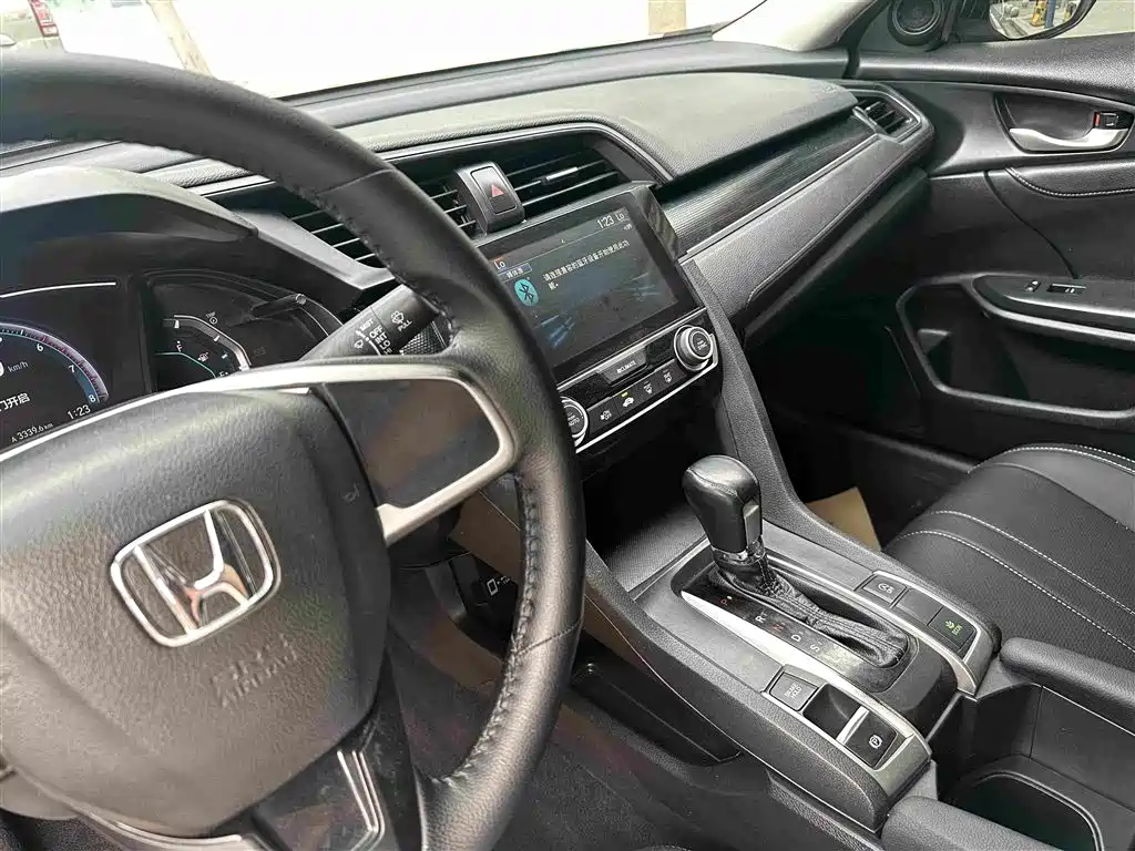 صورة 13 - Honda Civic