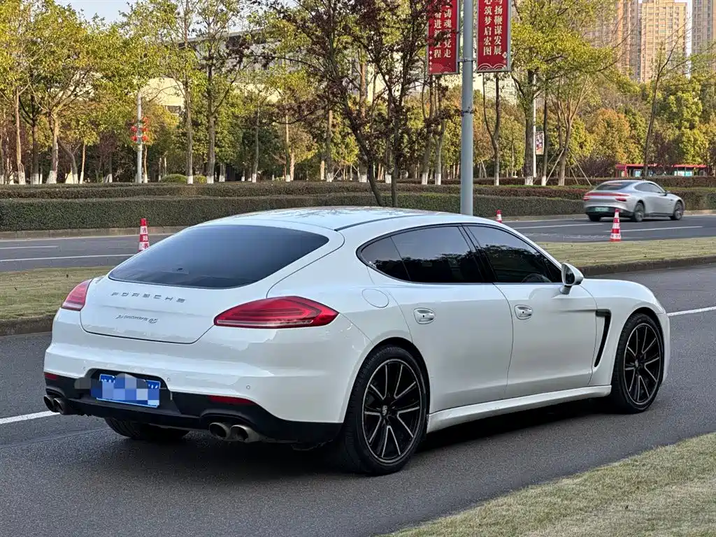 Porsche Panamera 2014 Panamera 4S Executive 3.0T фото 11