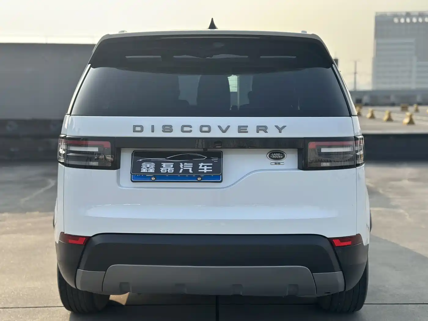 Land Rover Discovery 2017 3.0 SC V6 SE фото 4
