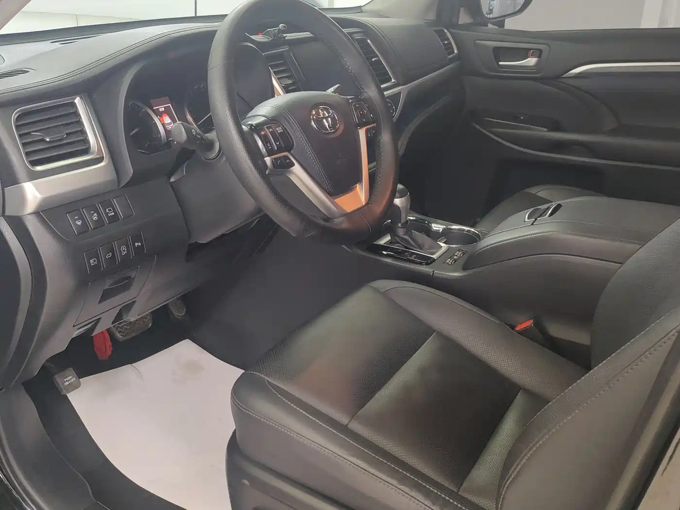 Toyota Highlander 2018 2.0T 4WD Ultimate 7-seater China VI фото 9